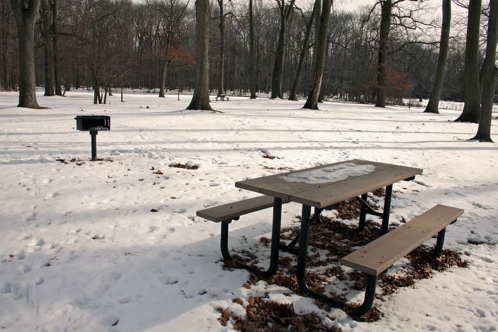 Free Image of Picnic Table 