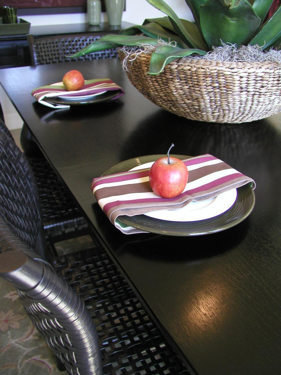 Free Image of Place Setting 