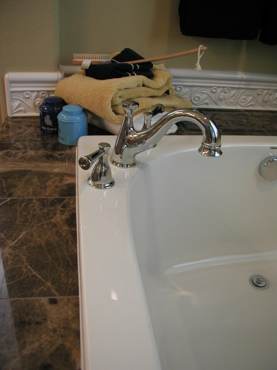 Free Image of Bath and Showers 