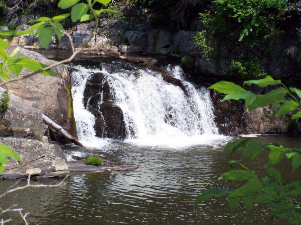 Free Image of Waterfall 