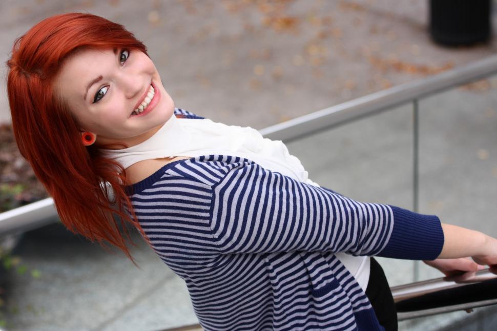 Free Image of A beautiful young woman in business attire 
