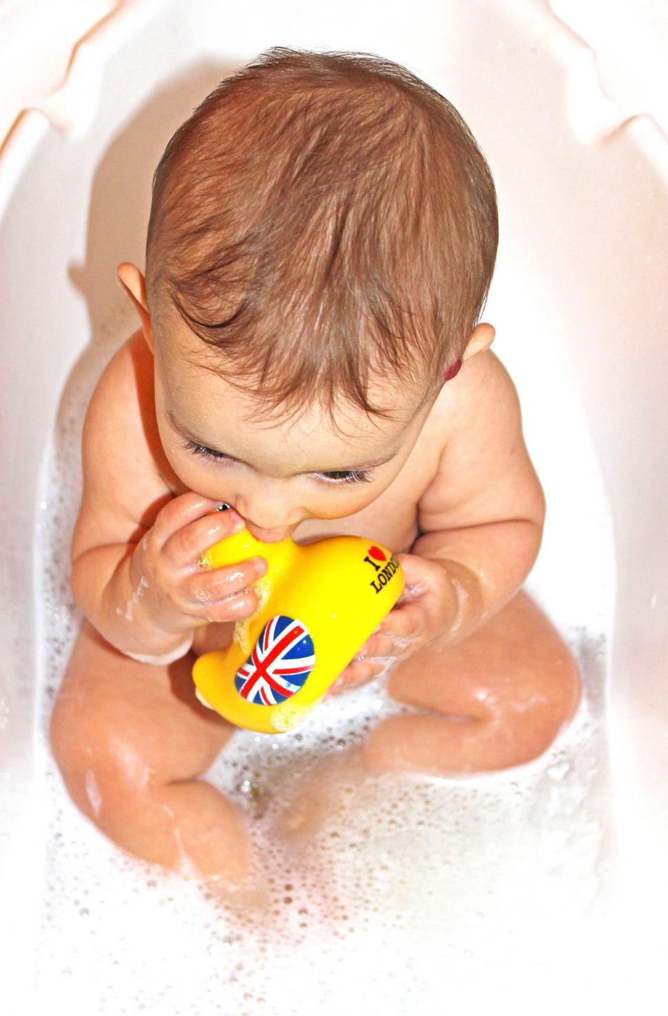 Free Image of Baby bath 