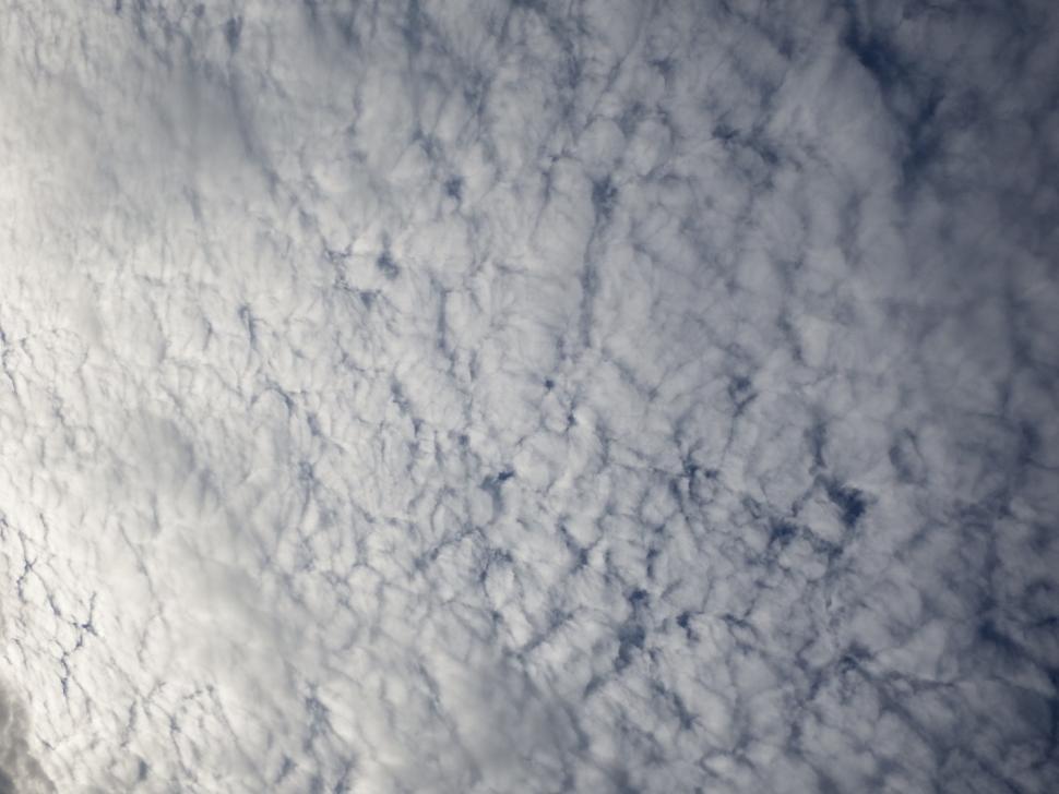 Free Image of Fluffy Clouds Background 