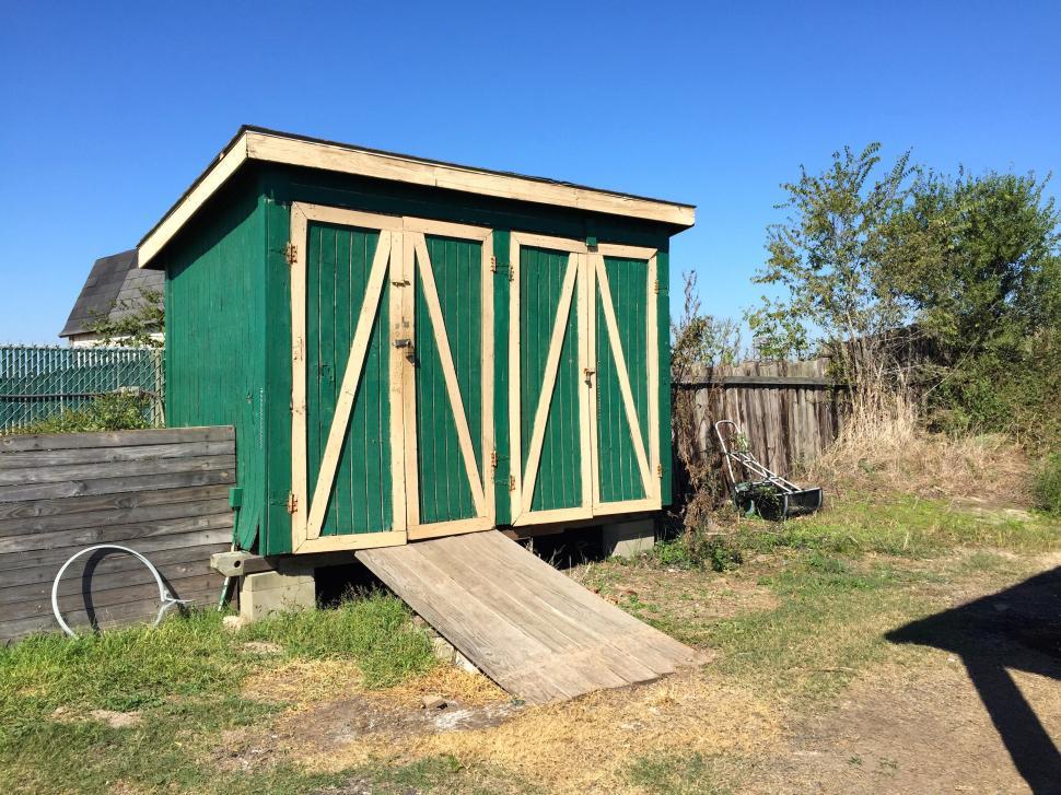 Free Image of Rustic Shed 