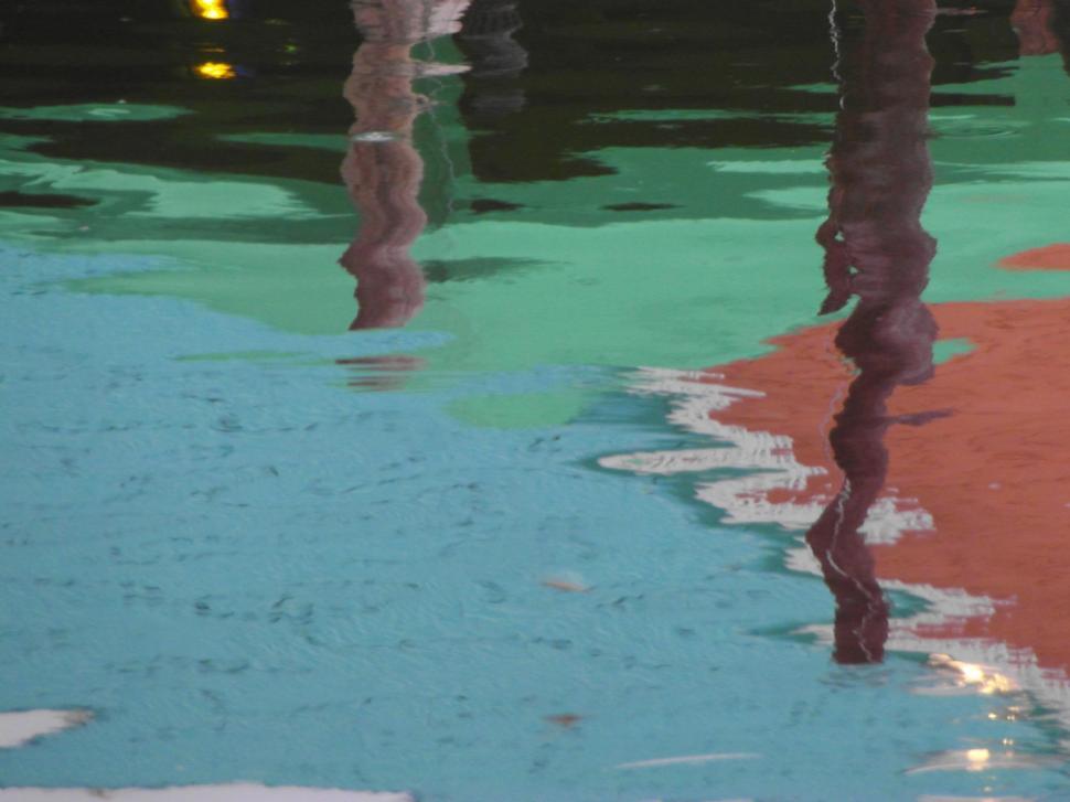 Free Image of Colorful Harbor Reflection 