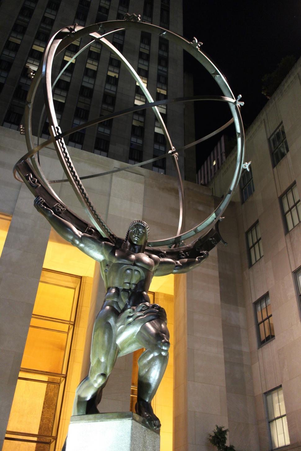 Free Image of Atlas statue 