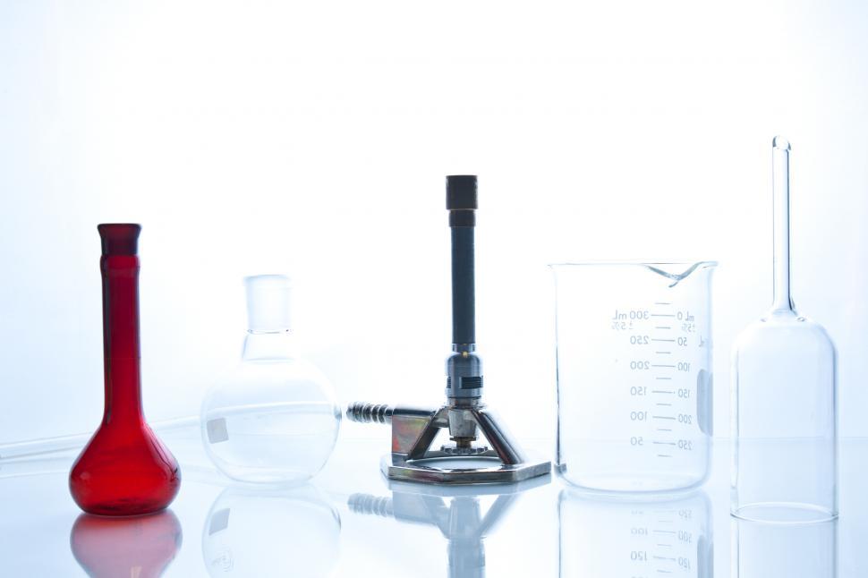 Free Image of High key chemistry glassware 