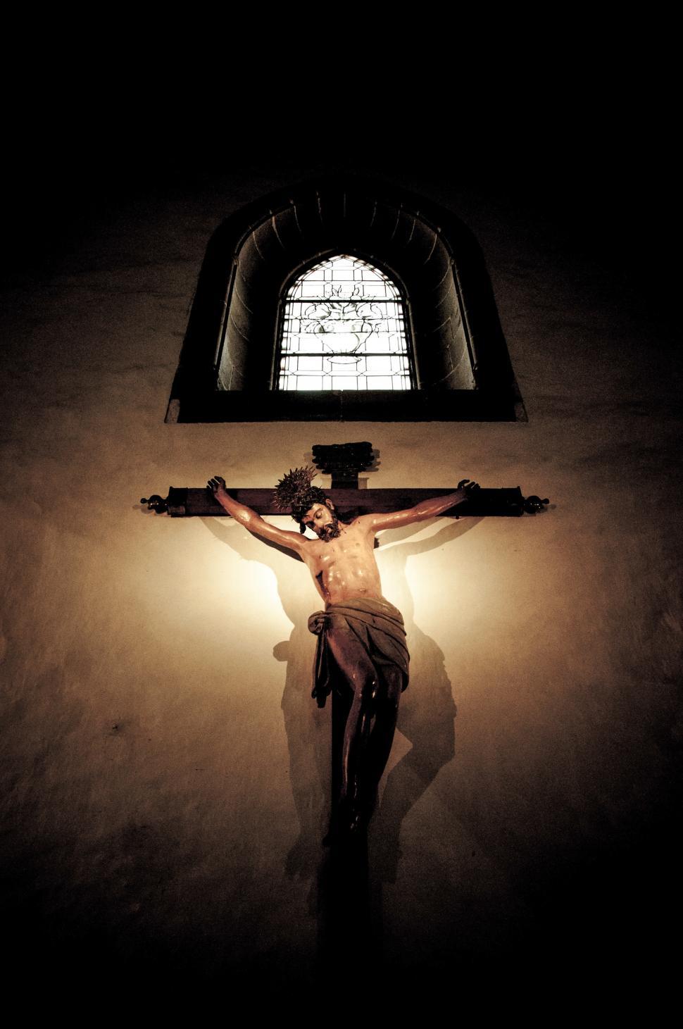 Free Image of Jesus on cross 