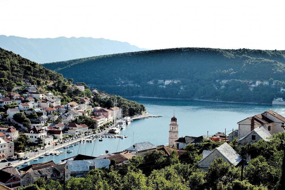 Free Image of Mediterranean town 