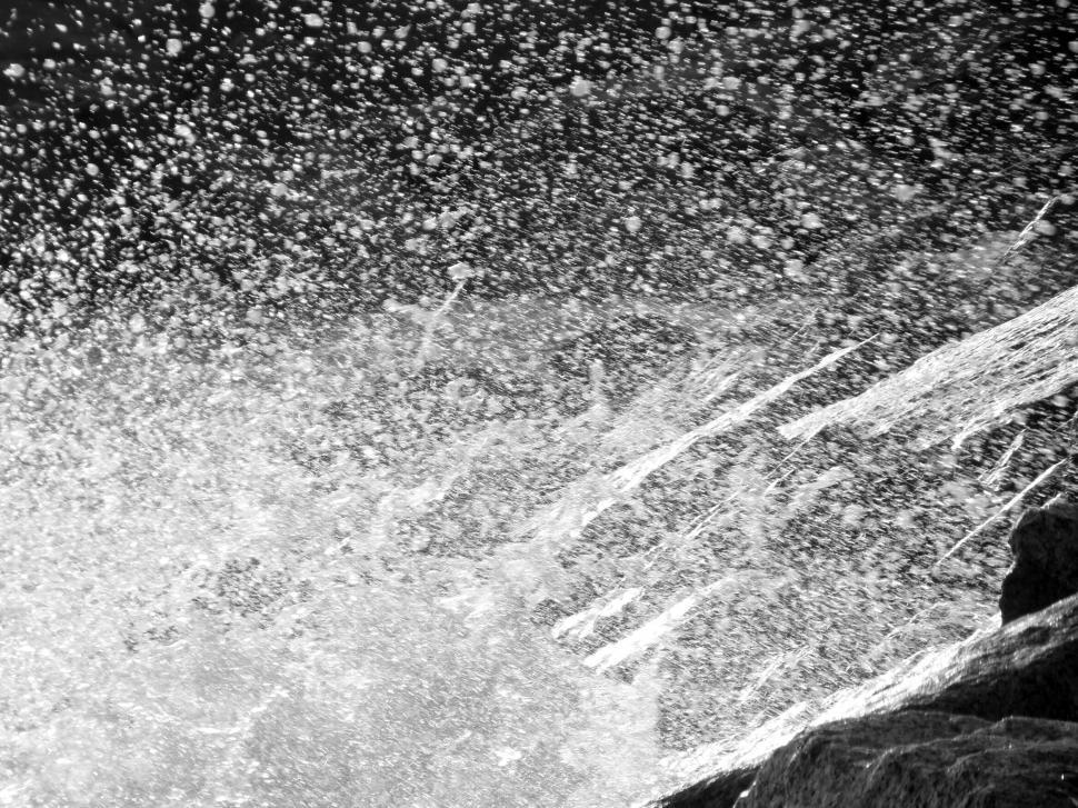 Free Image of Waves Crashing Against Rocks 