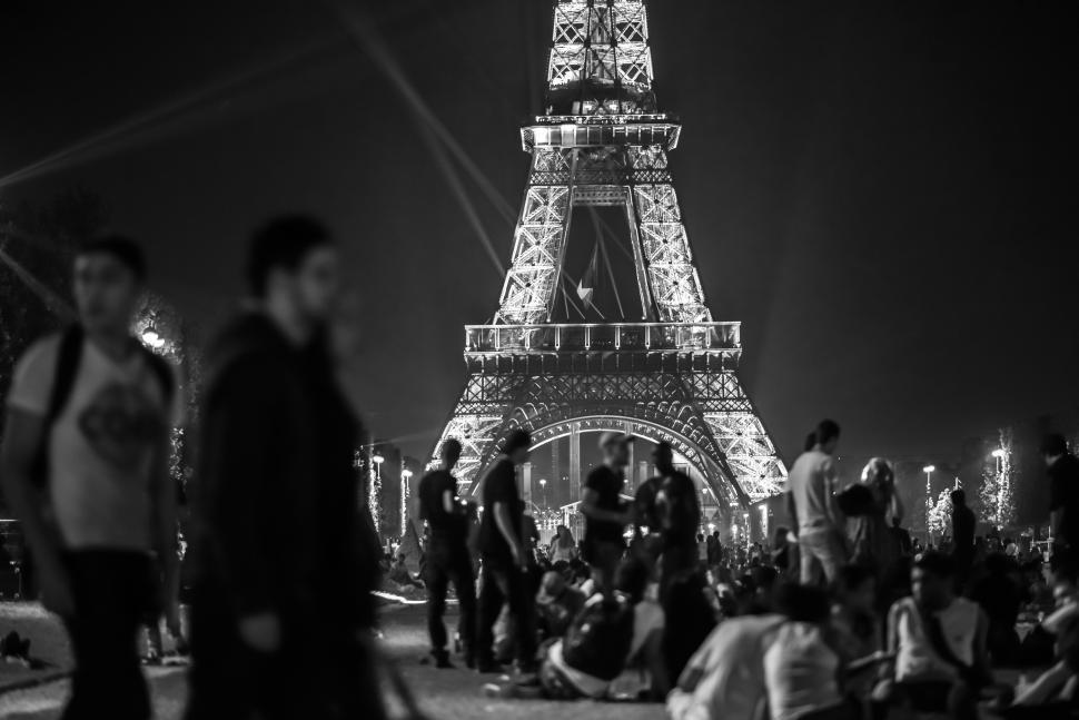 eiffel tower at night black and white