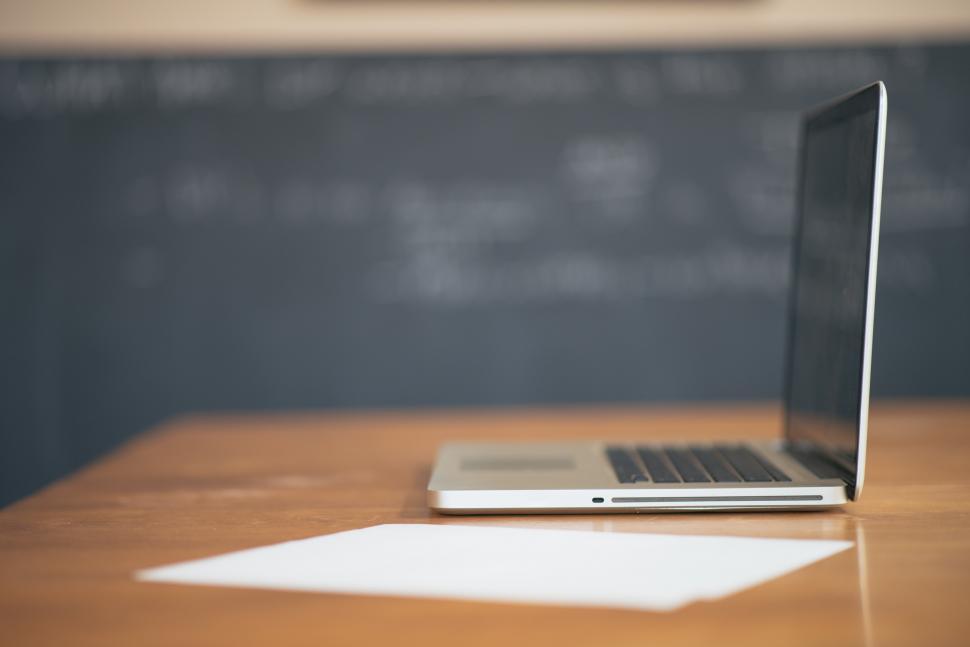 Free Image of Laptop on the table 