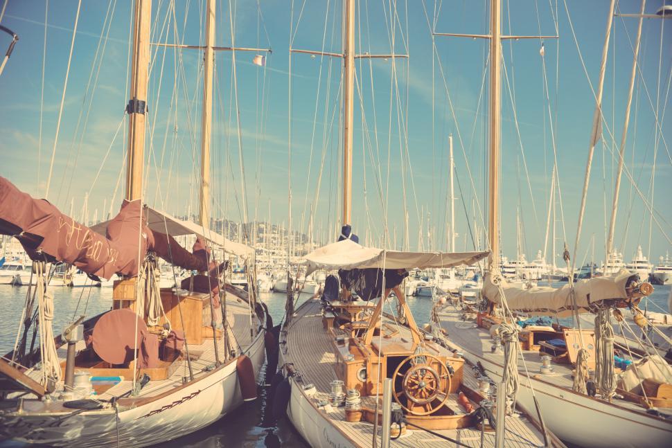 Free Image of Boats at marina 