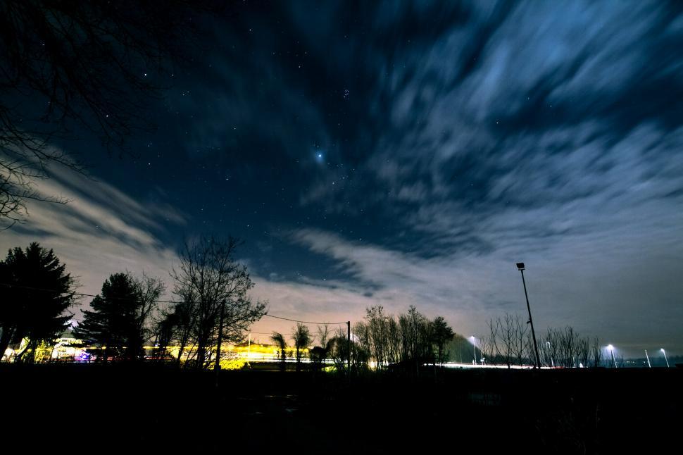 Free Image of Grey and white clouds  