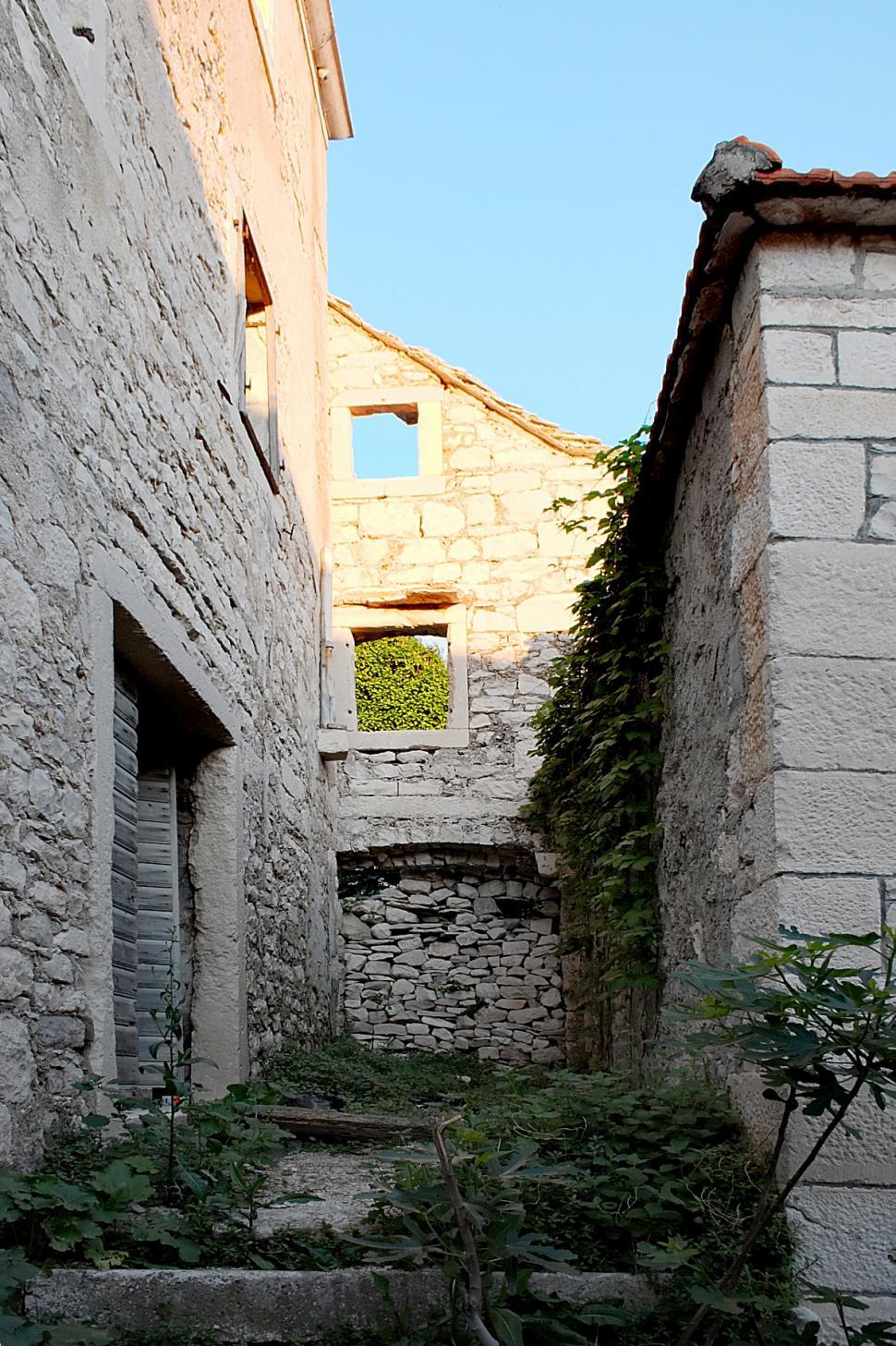 Free Image of Ruins 