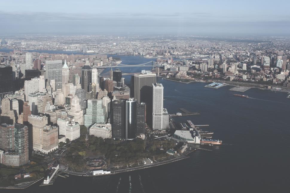 Free Image of Bustling Metropolis in Monochrome 