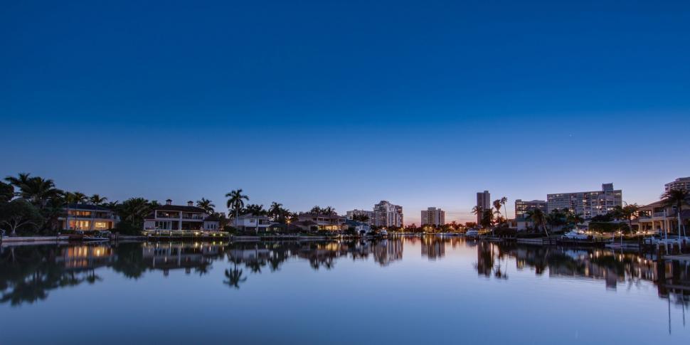 Free Image of Cityscape on the Water 