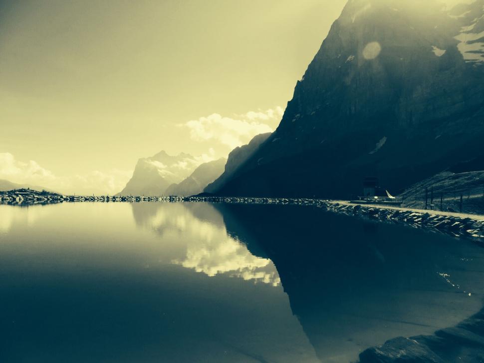 Free Image of Majestic Mountain Lake 
