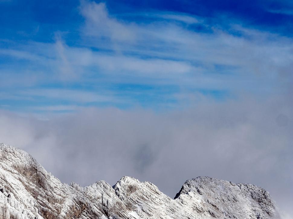 Free Image of Mountain detail 