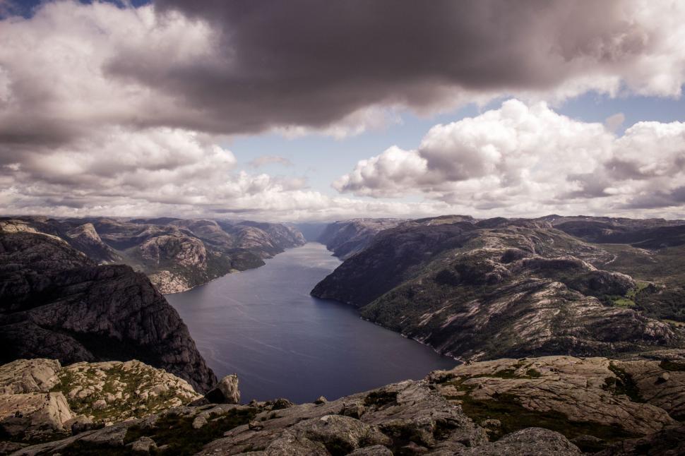Free Image of Majestic Lake Surrounded by Towering Mountains 