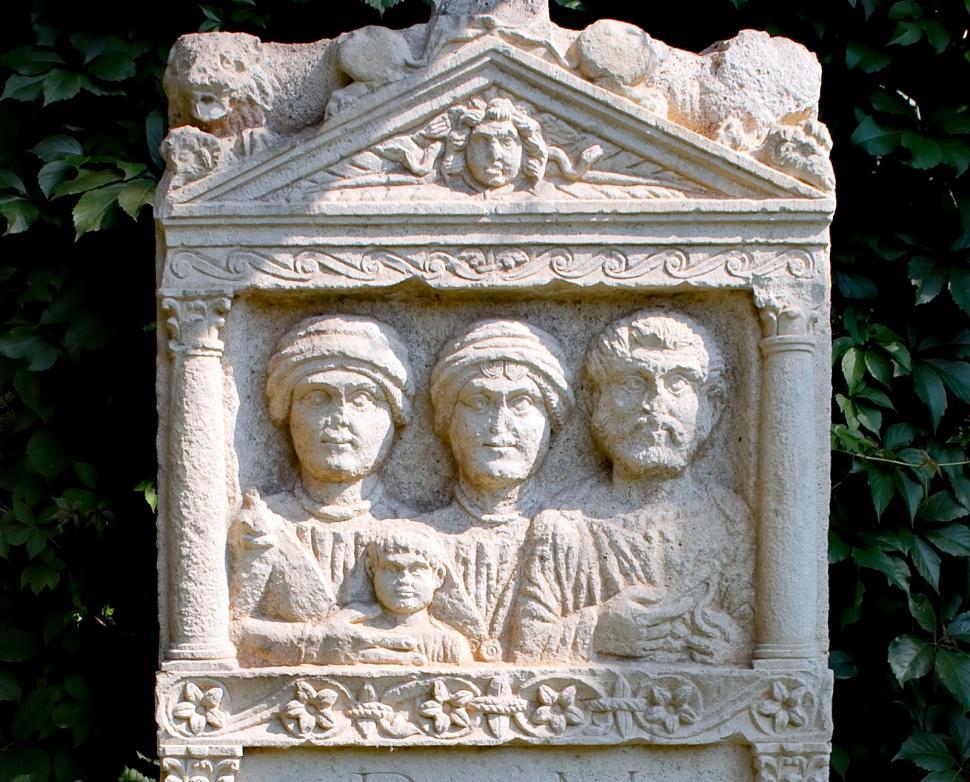 Free Image of Roman monument 