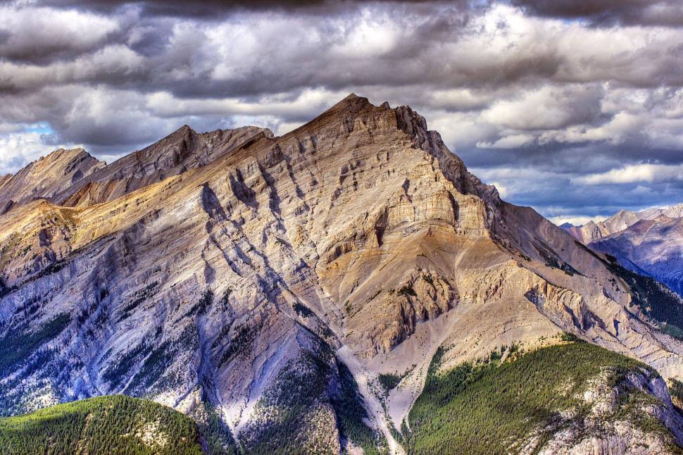 Free Image of Majestic Mountain Range With Clouds 