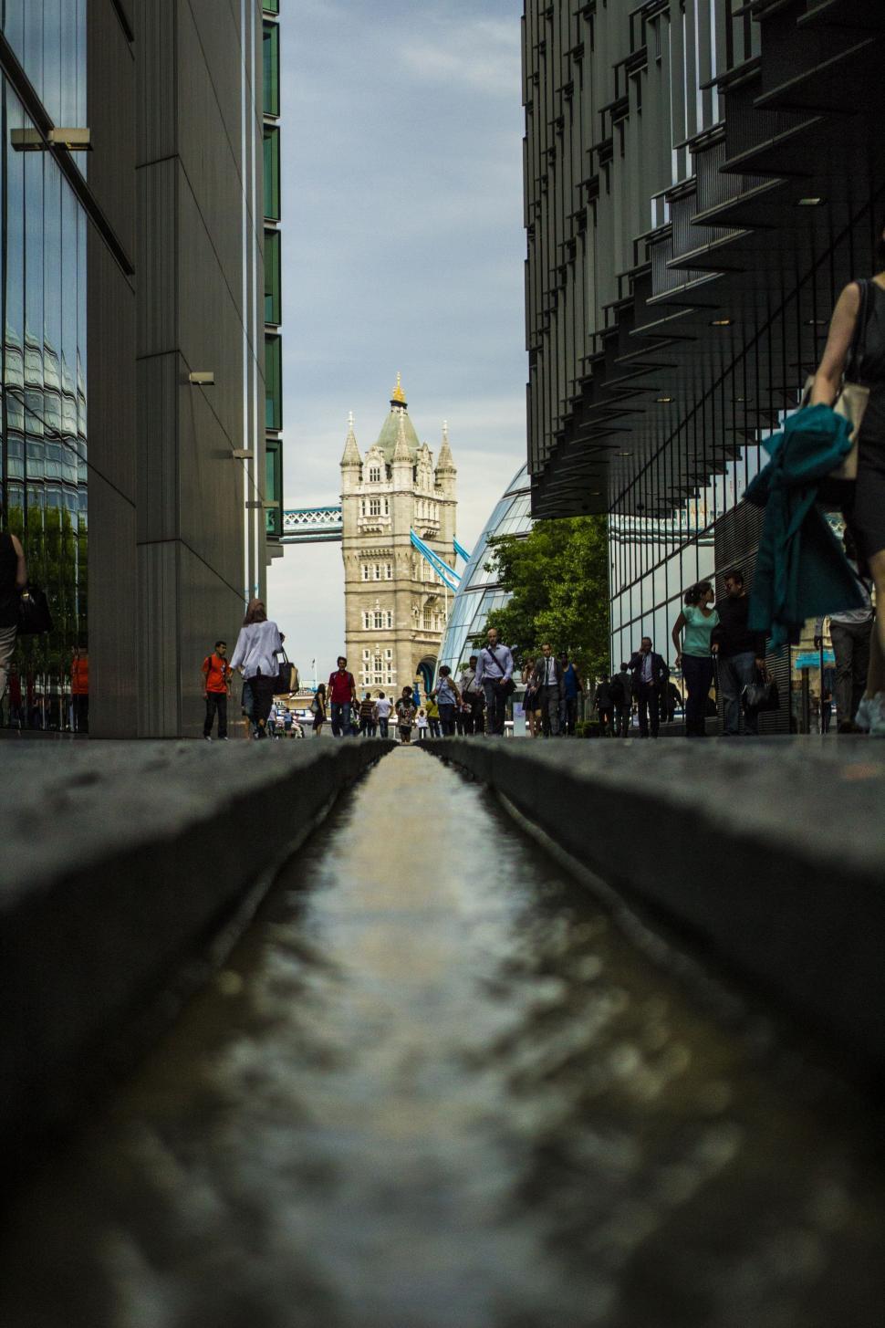 Free Image of Bustling Street Scene 