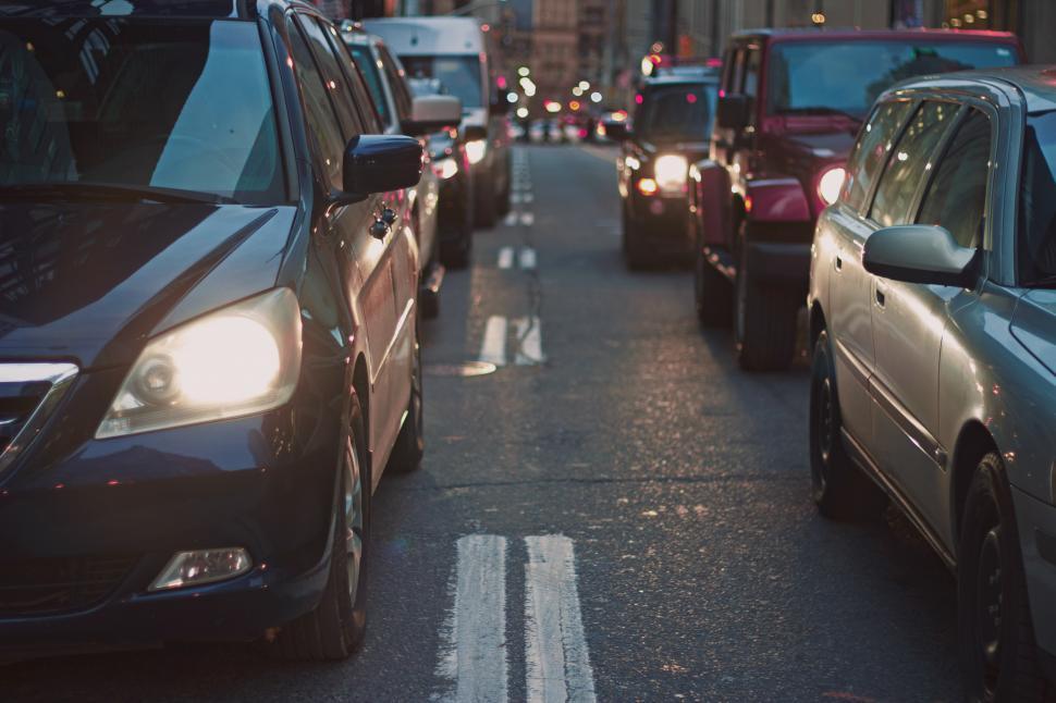 Free Image of Bustling City Street With Heavy Traffic 