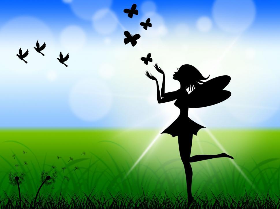 Free Image of Bokeh Sun Shows Fairy Tale And Animals 