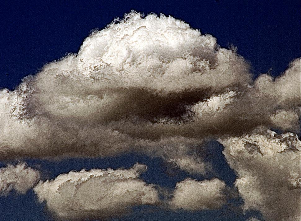 Free Image of Dramatic sky 