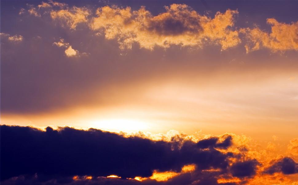Free Image of Dramatic Sunset 