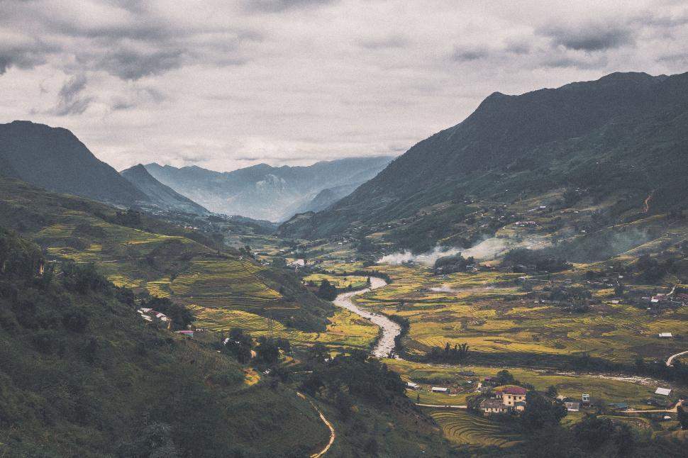 Free Image of Majestic Valley With River 