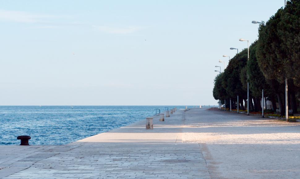 Free Image of Lungo mare 