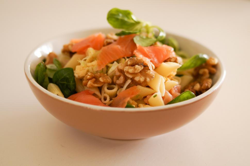 Free Image of White Bowl Filled With Pasta and Vegetables 