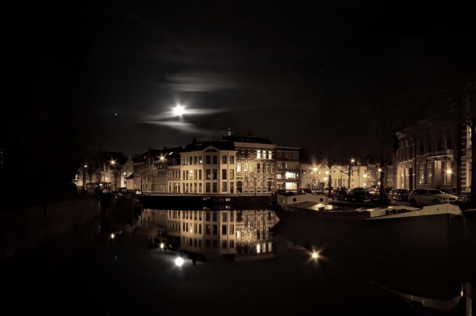Free Image of Cityscape Night View in Monochrome 