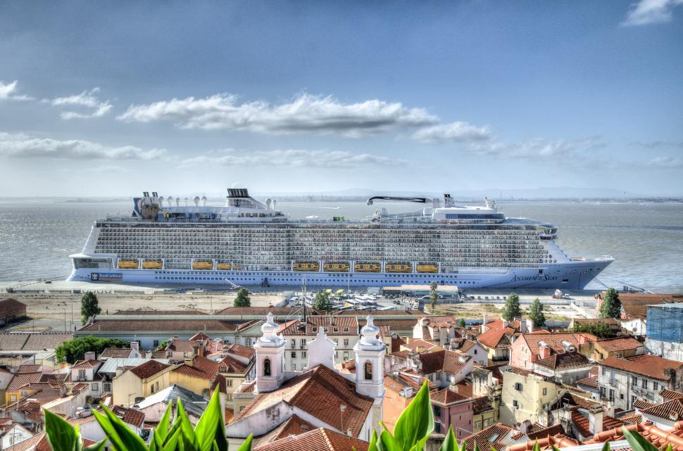 Free Image of Large Cruise Ship in the Middle of the Ocean 