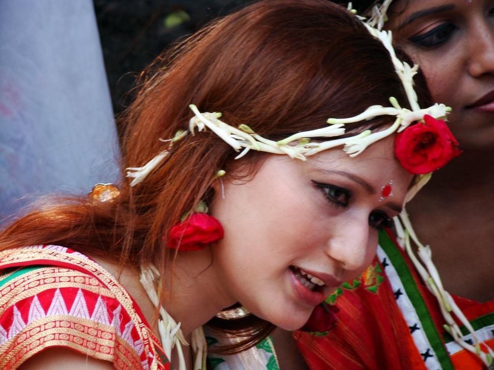 Free Image of Girls with Flowers 