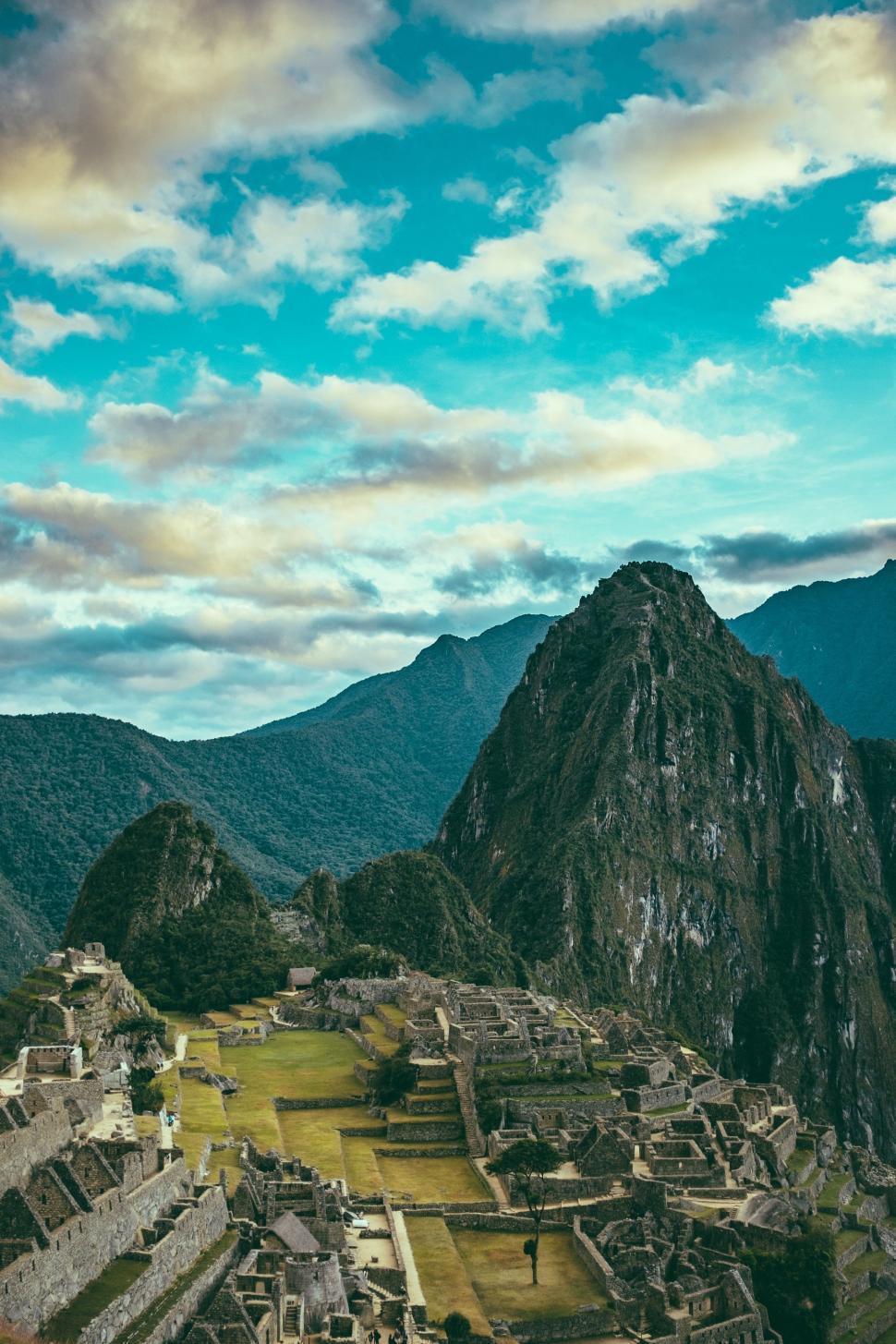 Free Image of A View of the Ruins of Machchuchuchuchuchuchuchuchuchu 