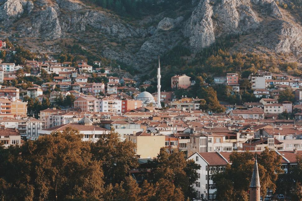 Free Image of Cityscape With Majestic Mountains 