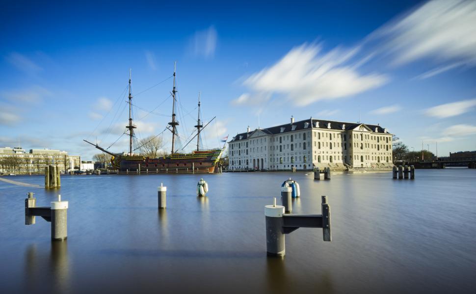 Free Image of Boat on Large Body of Water 