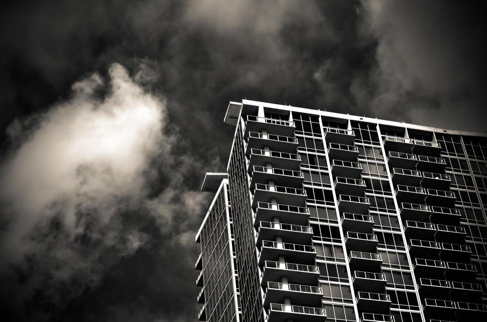 Free Image of Impressive Skyscraper in Monochrome 