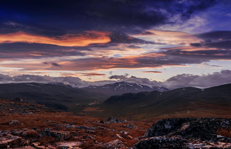 Free Image of Majestic Mountain Range With Clouds 
