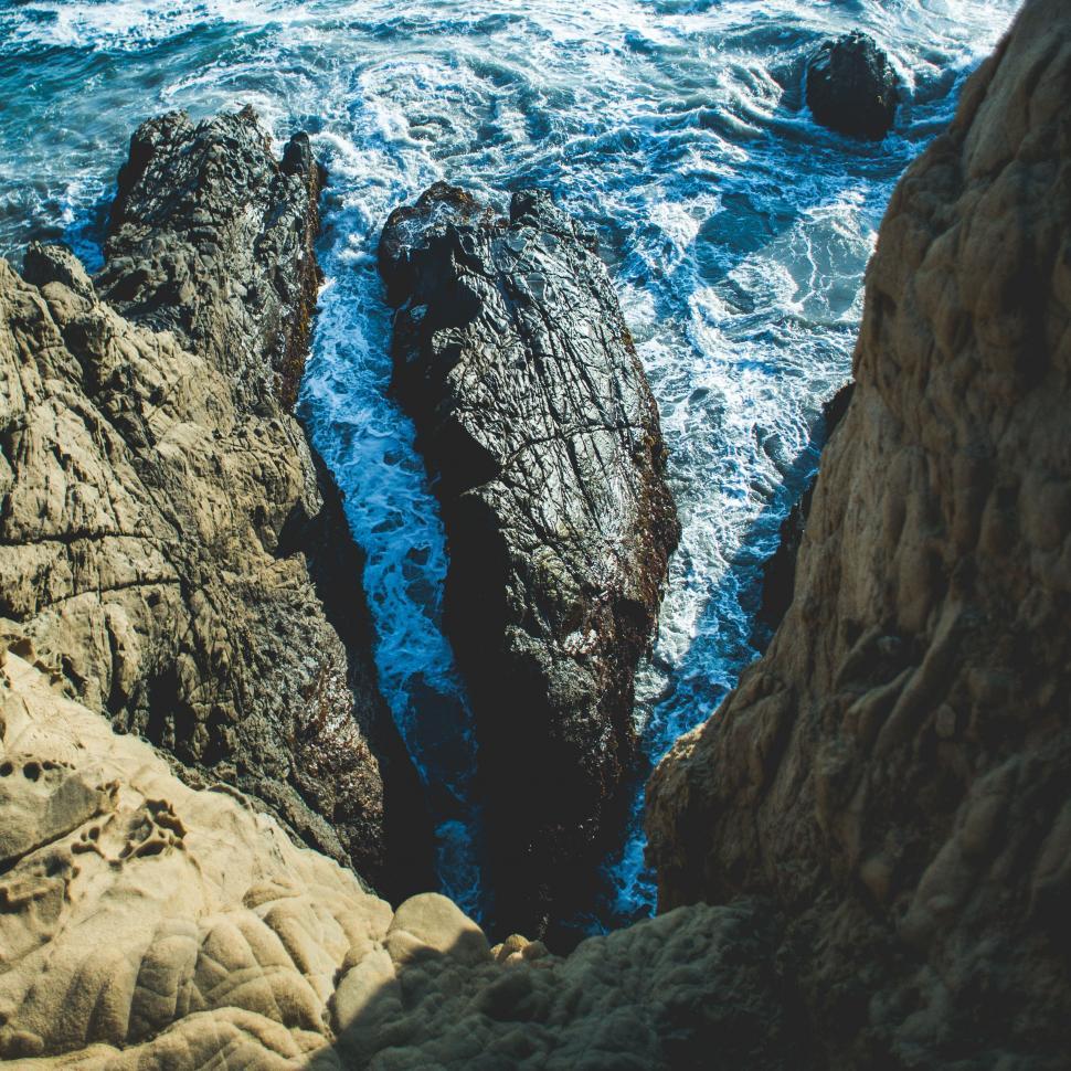 Free Image of Ocean View From Rocky Cliff 