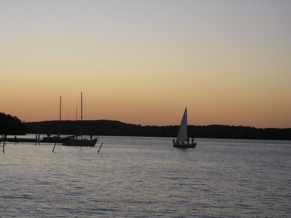 Free Image of Sailboat 
