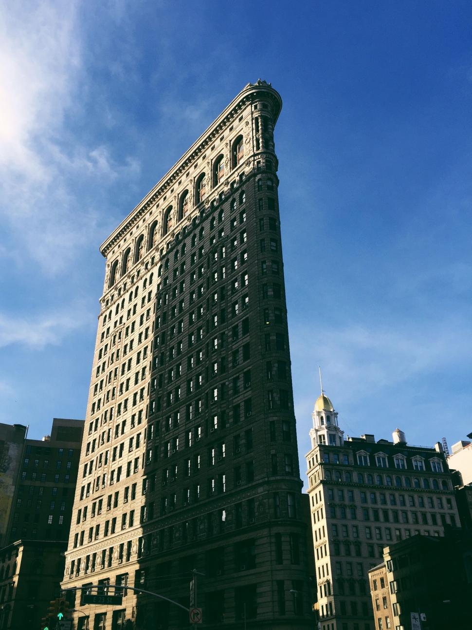 Free Image of Tall Building in Urban Landscape 