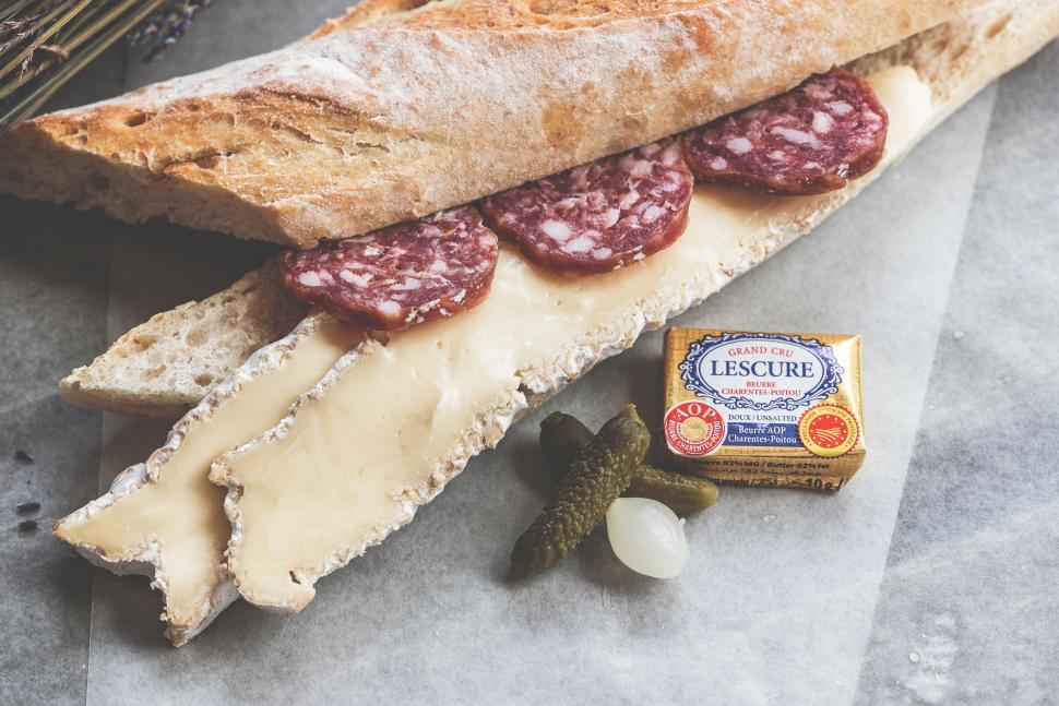 Free Image of Delicious Bread Sandwich With Meat and Cheese 