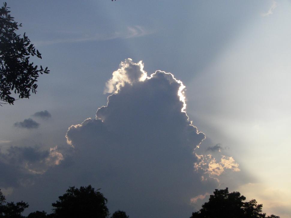 Free Image of Cloud with Glowing Rim 