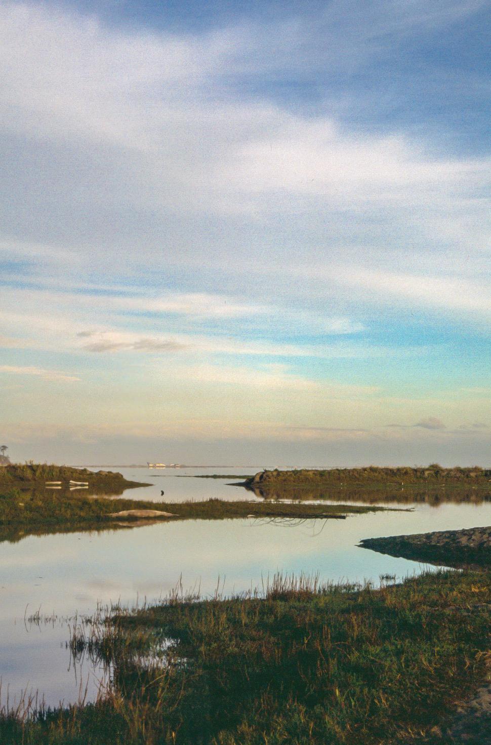 Free Image of Sunset over river 