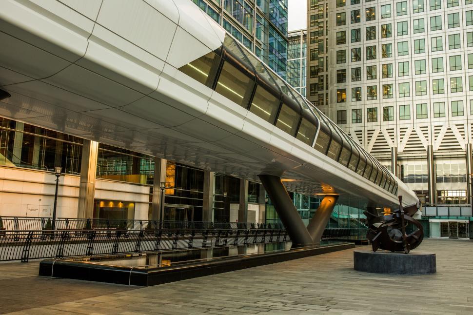 Free Image of Train Station With Sculpture 