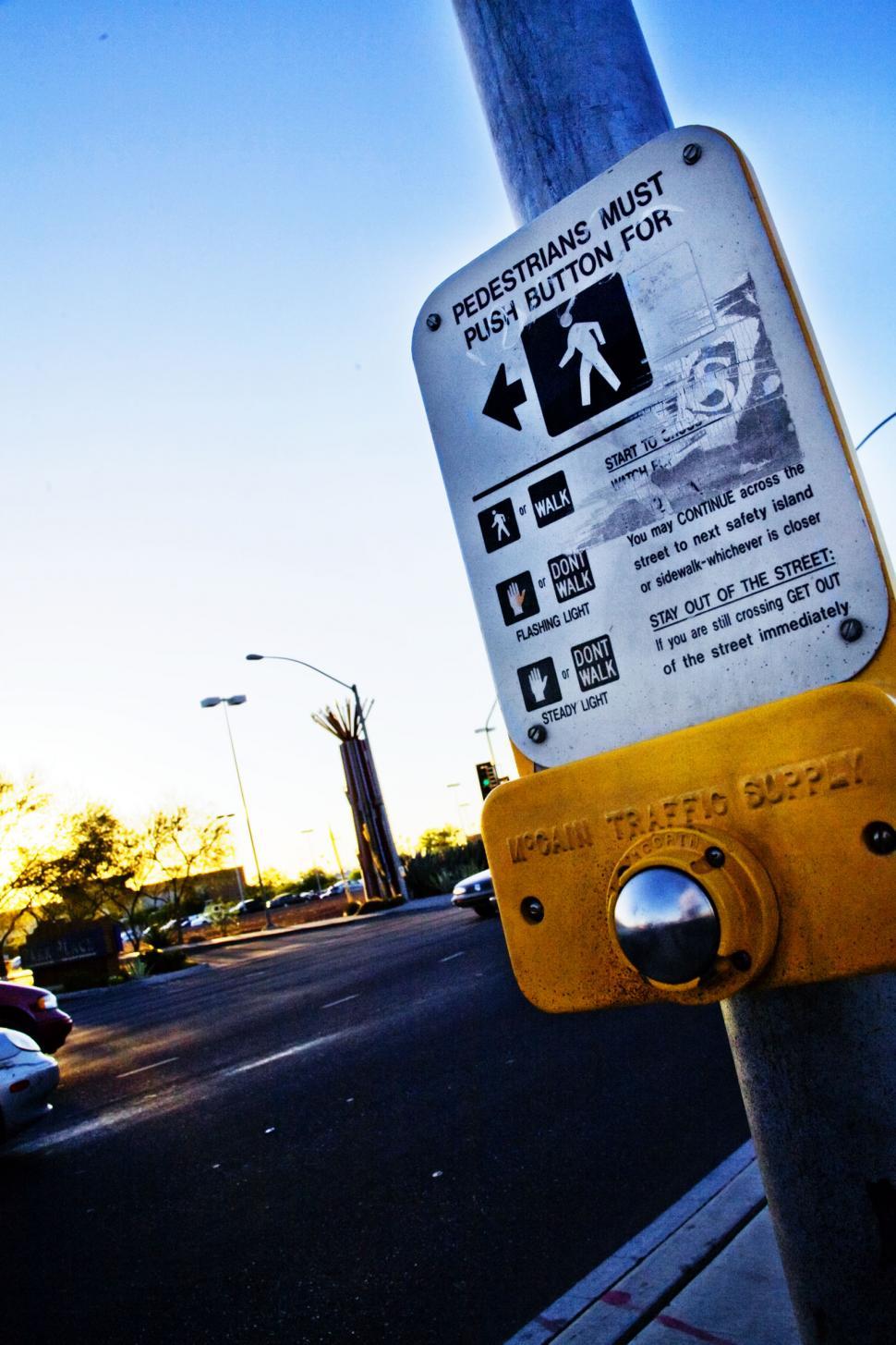 Free Image of Grainy crosswalk sign 